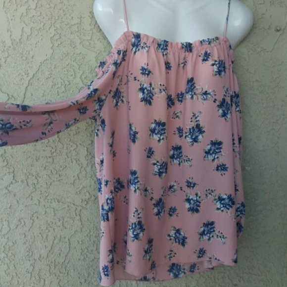 Paper crane cold shoulder flower top - Picture 4 of 7